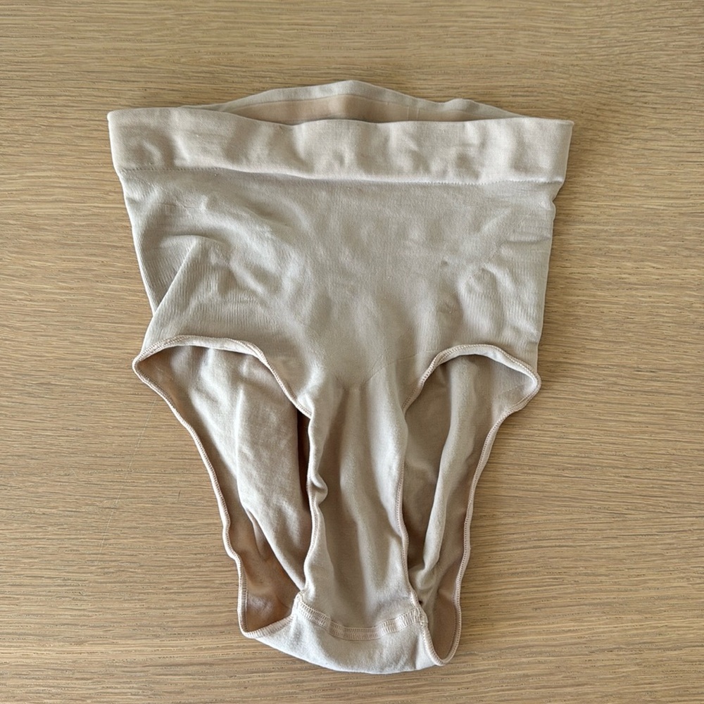 SKIMS High Waisted Shapewear Underwear